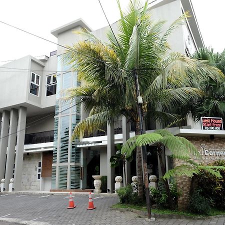 De'Corner Guest House Malang Buitenkant foto