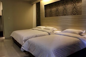 De'Corner Guest House Malang Buitenkant foto