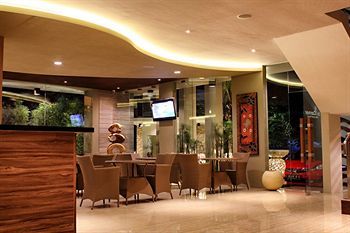 De'Corner Guest House Malang Buitenkant foto
