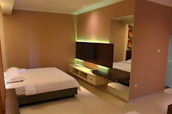 De'Corner Guest House Malang Buitenkant foto