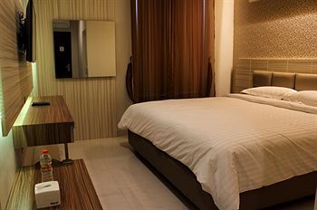De'Corner Guest House Malang Buitenkant foto
