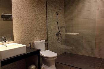 De'Corner Guest House Malang Buitenkant foto