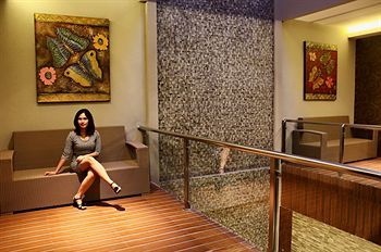 De'Corner Guest House Malang Buitenkant foto