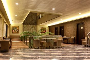 De'Corner Guest House Malang Buitenkant foto