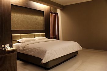 De'Corner Guest House Malang Buitenkant foto