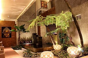 De'Corner Guest House Malang Buitenkant foto